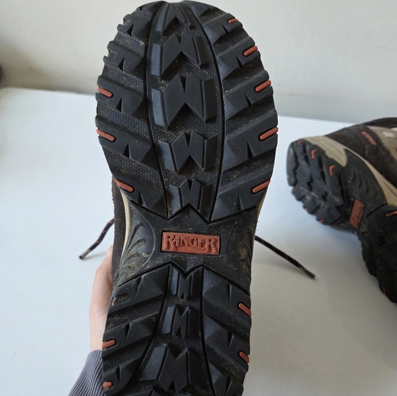 Boots - Picture 6 of 7